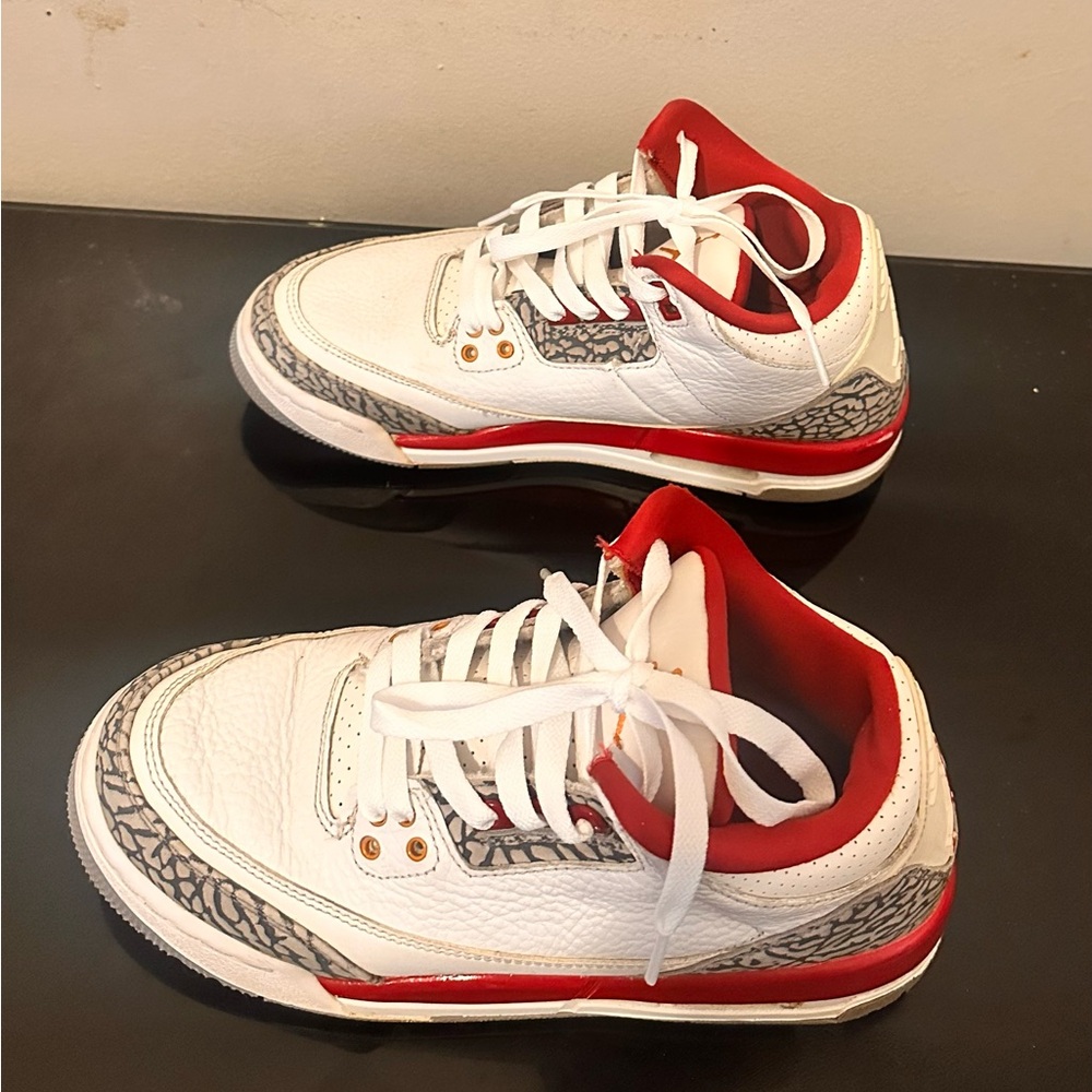 Jordan Men's White Red Elephant Print Athletic Shoes - Picture 8 of 9
